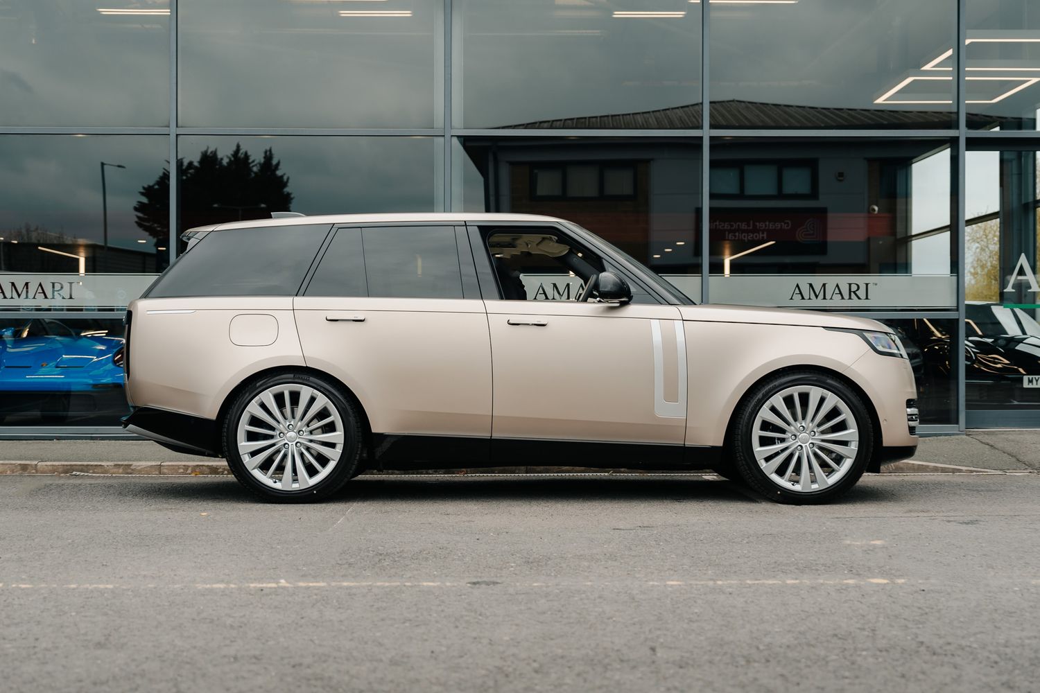 Land Rover Range Rover First Edition Autobiography D MHEV Auto