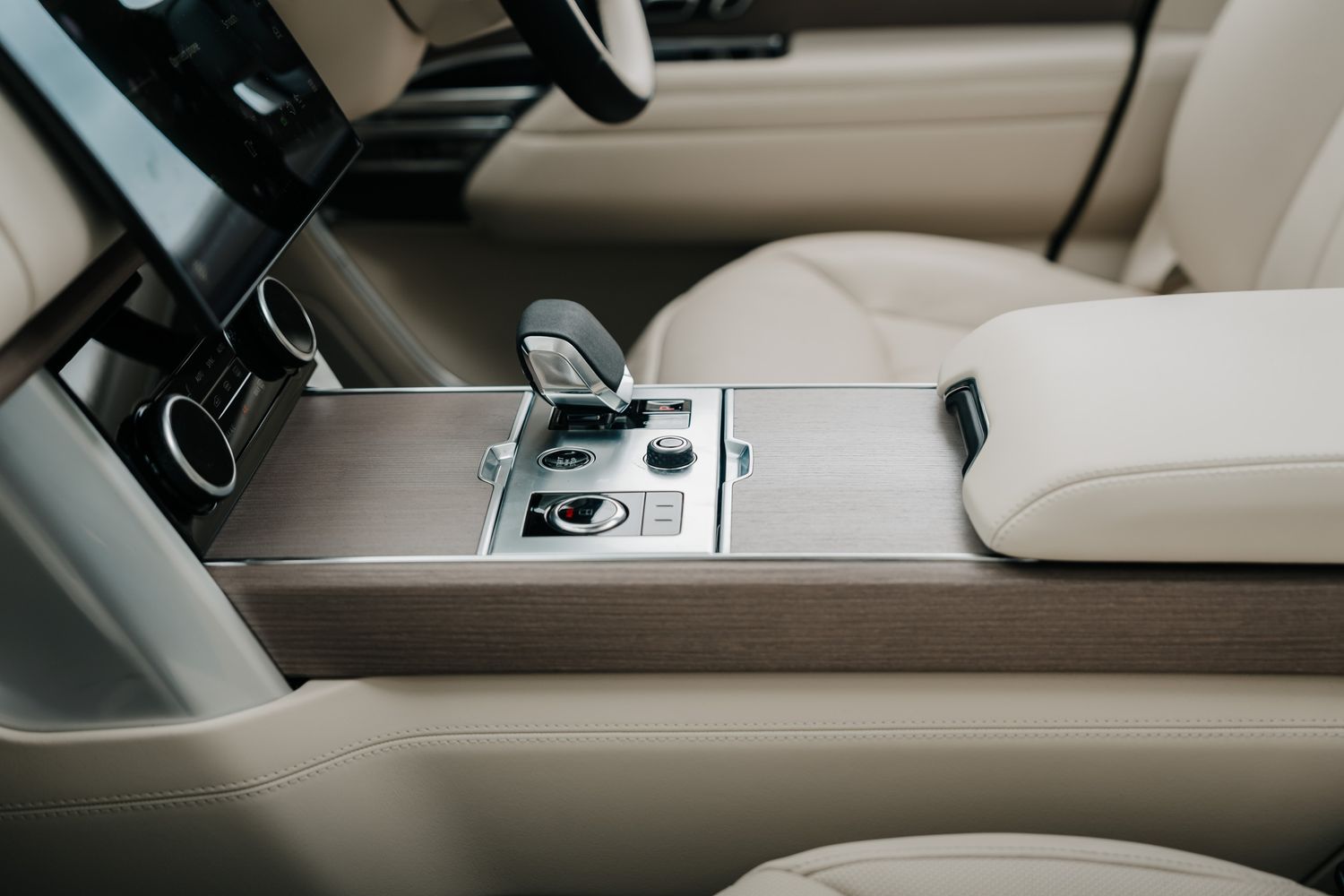 Land Rover Range Rover First Edition Autobiography D MHEV Auto