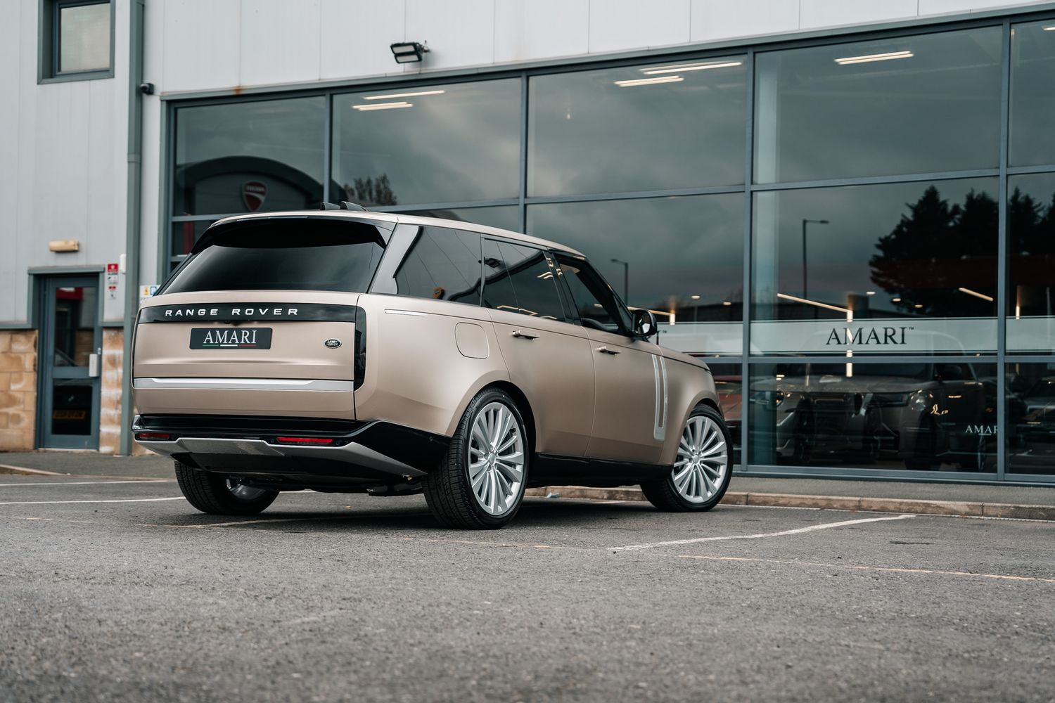 Land Rover Range Rover First Edition Autobiography D MHEV Auto