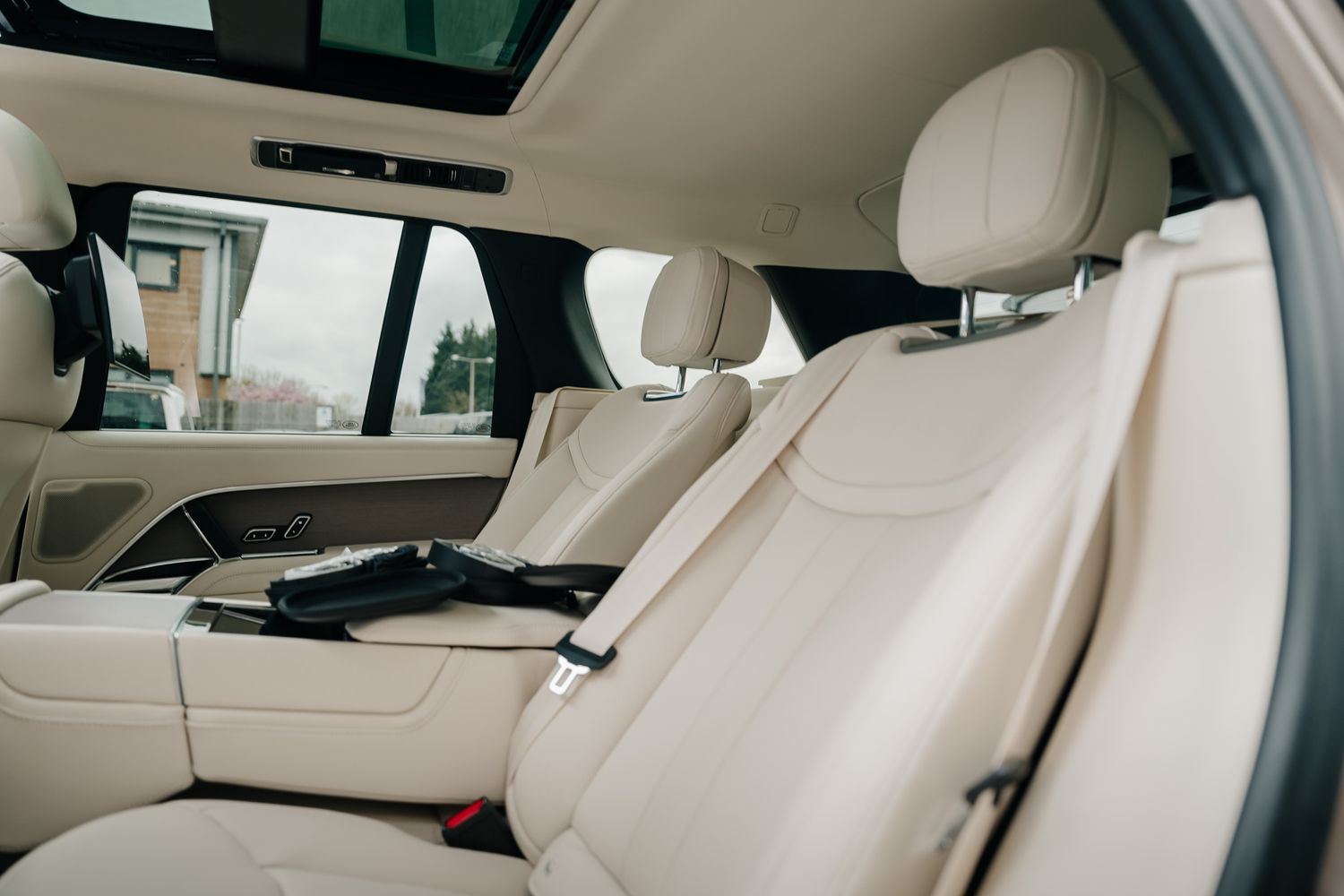 Land Rover Range Rover First Edition Autobiography D MHEV Auto
