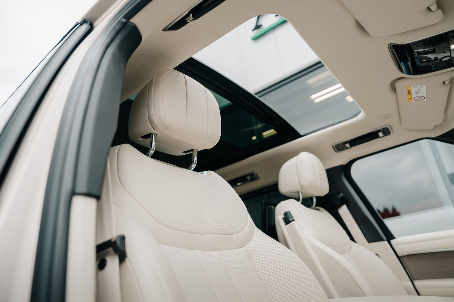 Land Rover Range Rover First Edition Autobiography D MHEV Auto