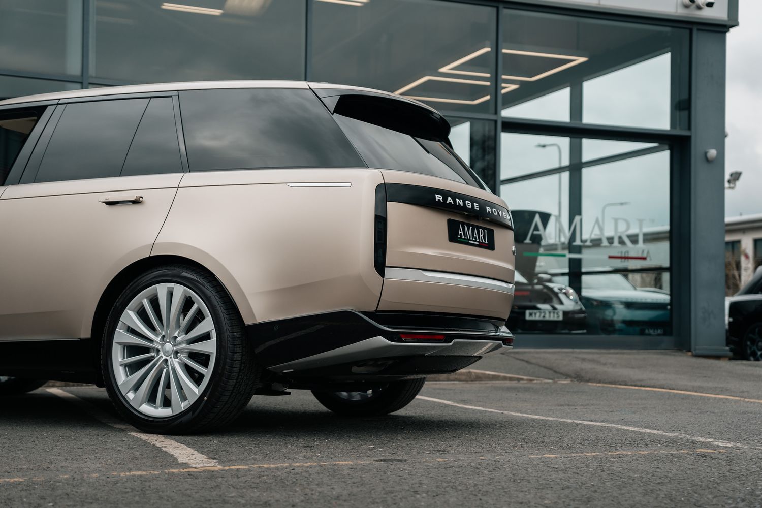 Land Rover Range Rover First Edition Autobiography D MHEV Auto