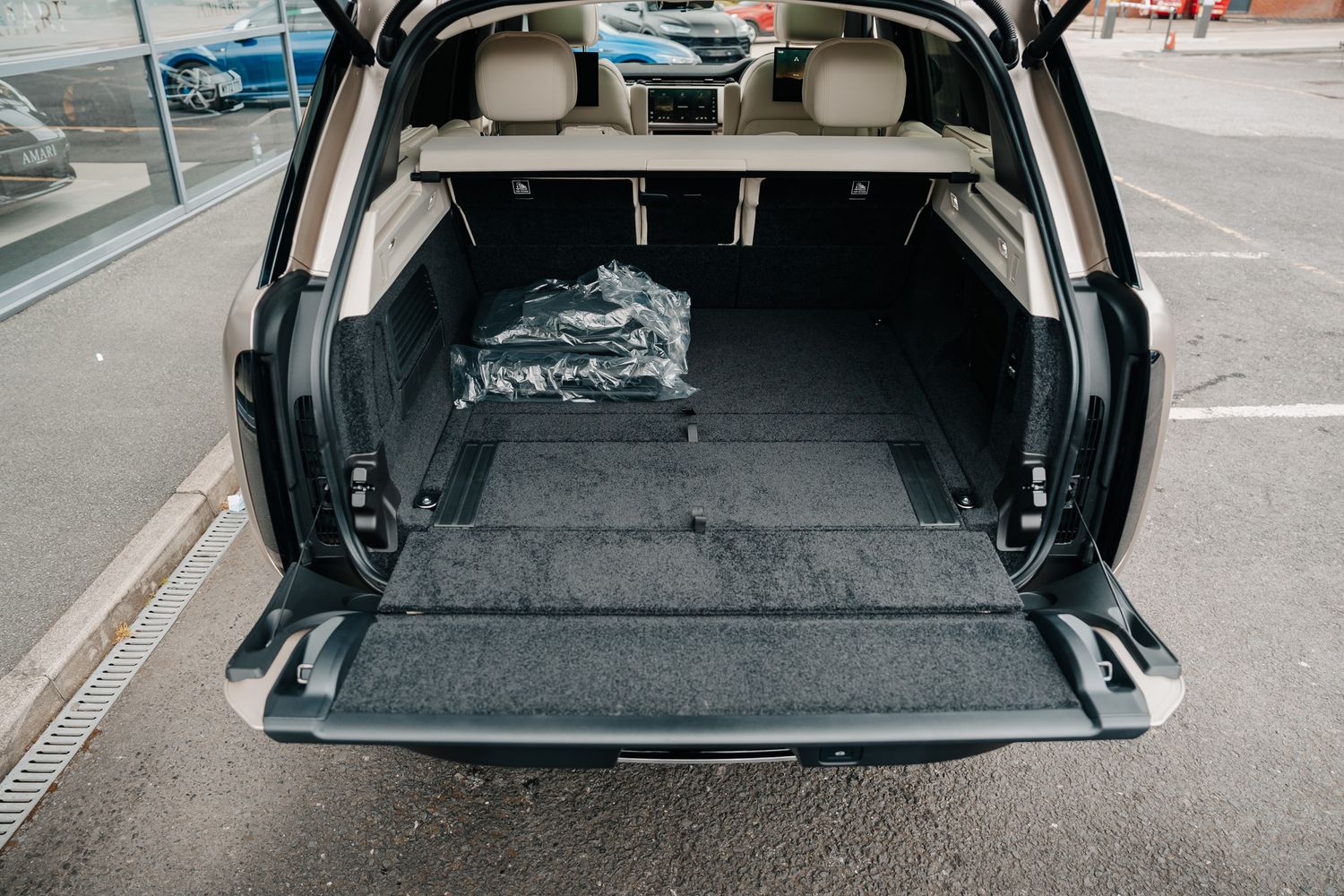 Land Rover Range Rover First Edition Autobiography D MHEV Auto
