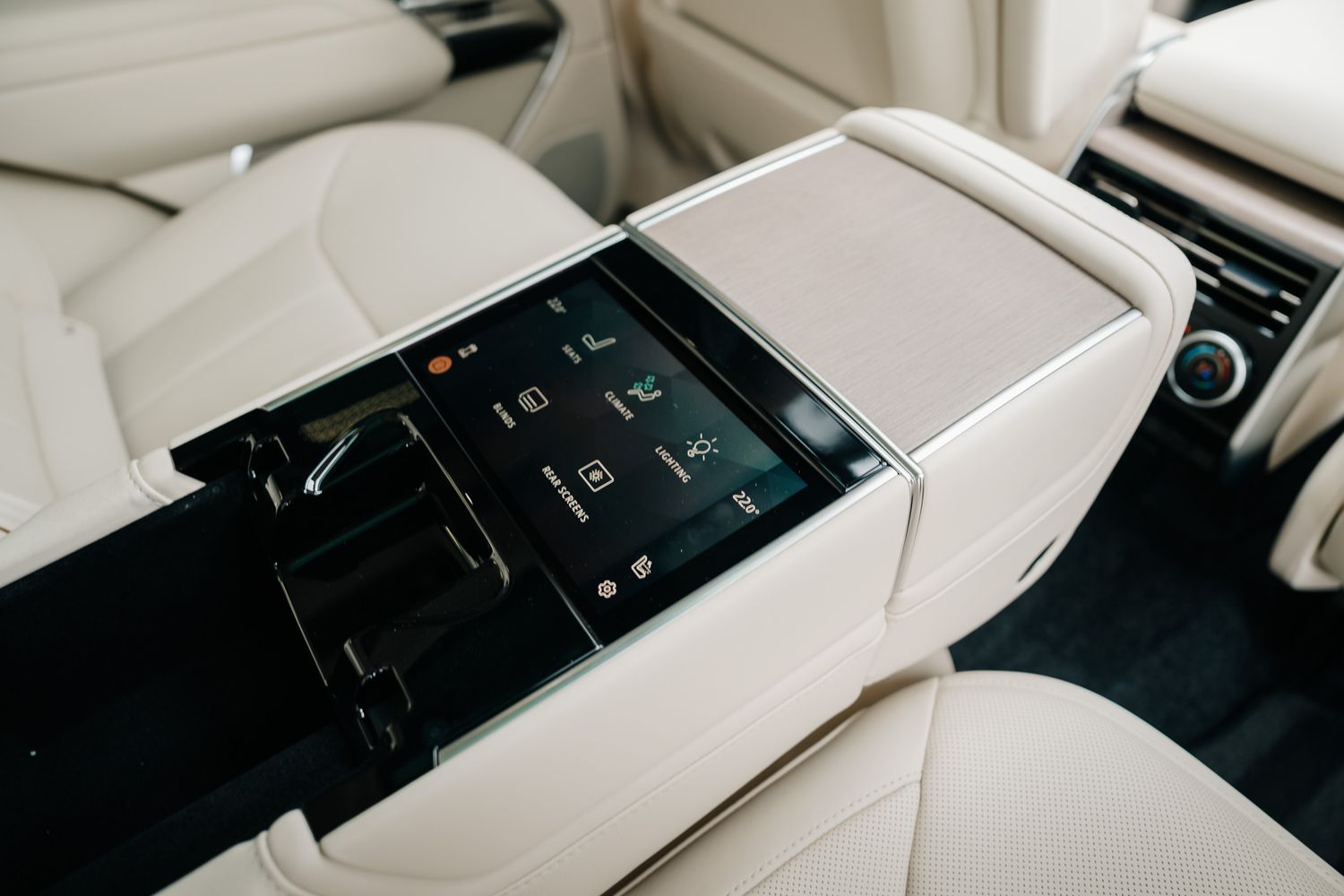 Land Rover Range Rover First Edition Autobiography D MHEV Auto