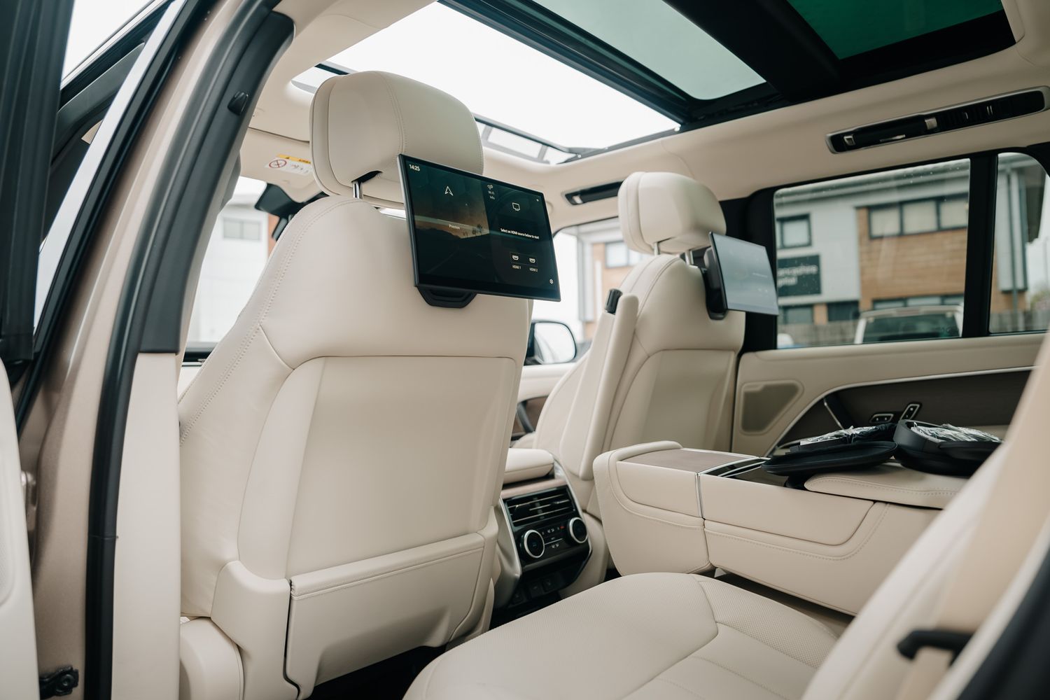Land Rover Range Rover First Edition Autobiography D MHEV Auto