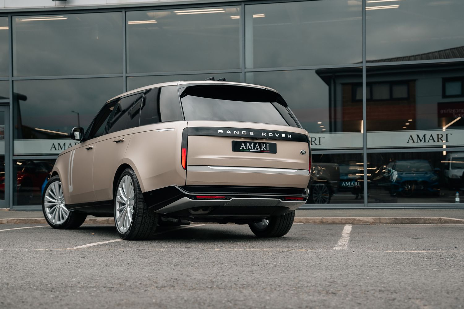 Land Rover Range Rover First Edition Autobiography D MHEV Auto