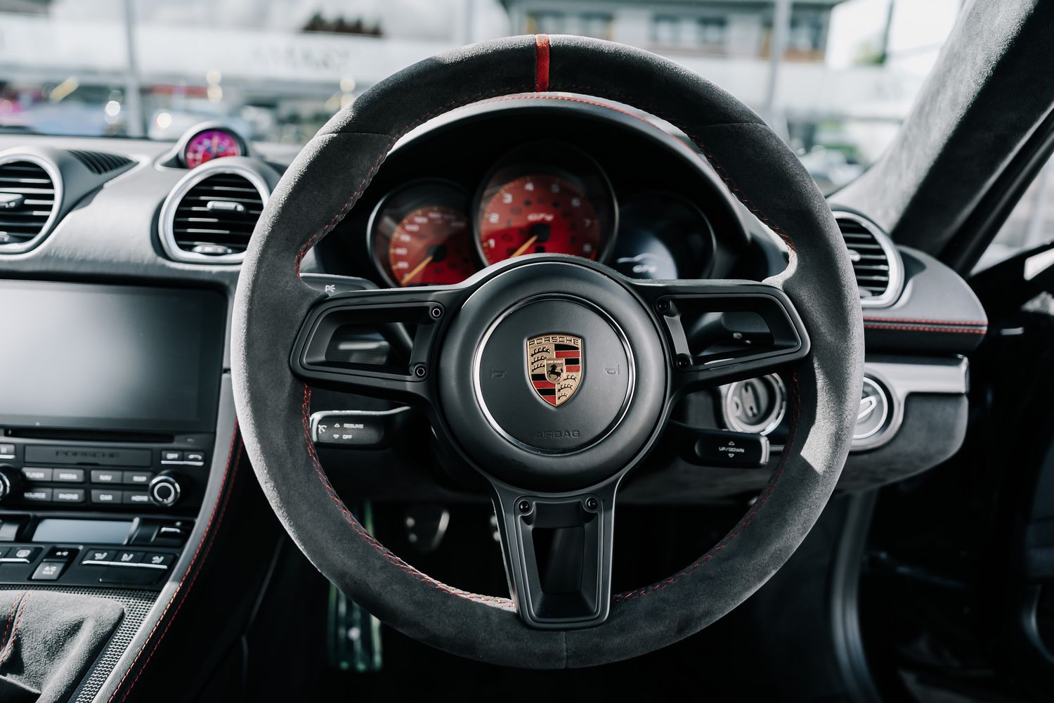 Porsche 718 Cayman GT4