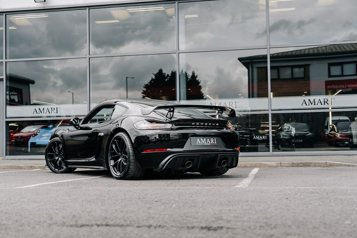 Porsche 718 Cayman GT4