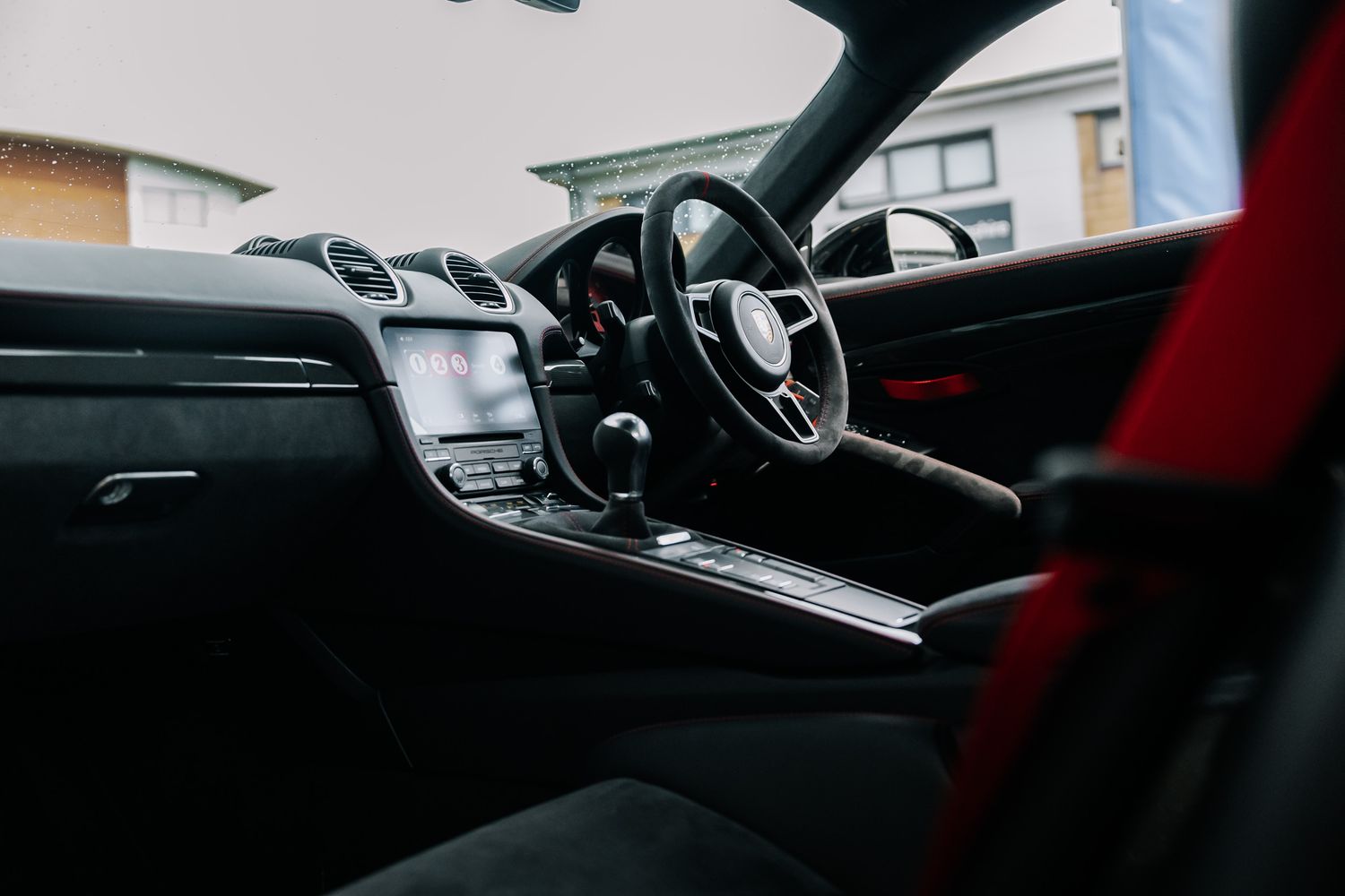 Porsche 718 Cayman GT4