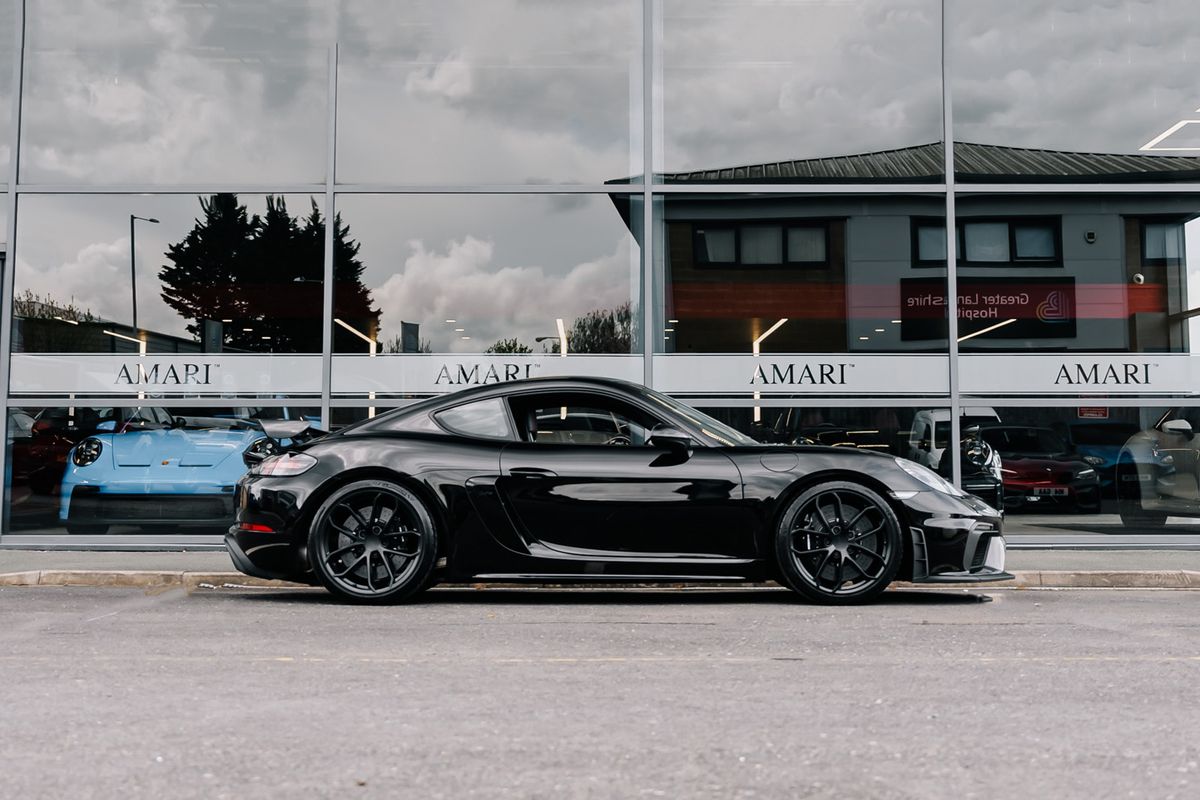 Porsche 718 Cayman GT4
