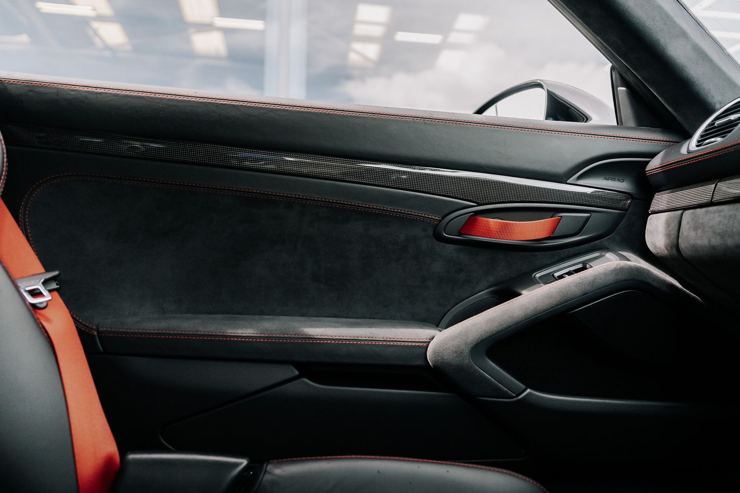 Porsche 718 Cayman GT4