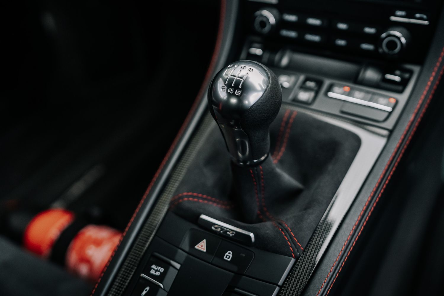 Porsche 718 Cayman GT4