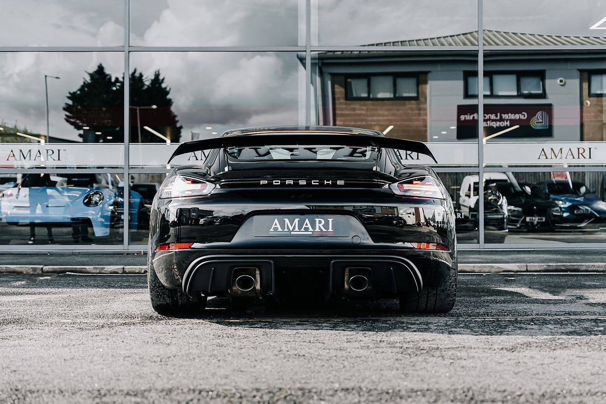 Porsche 718 Cayman GT4
