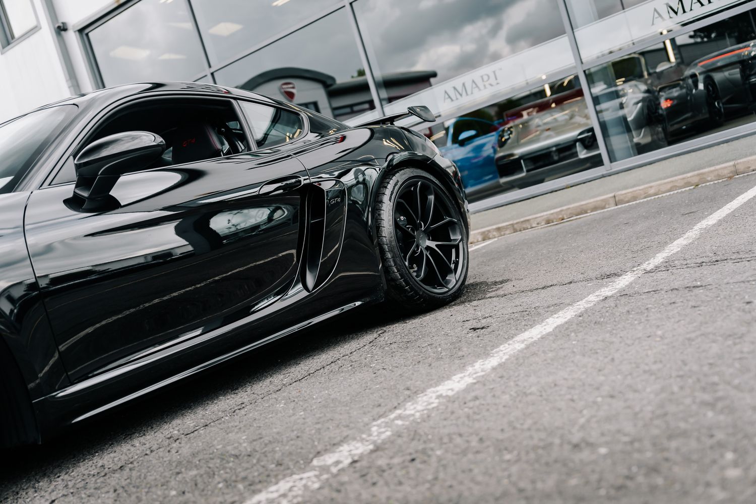 Porsche 718 Cayman GT4