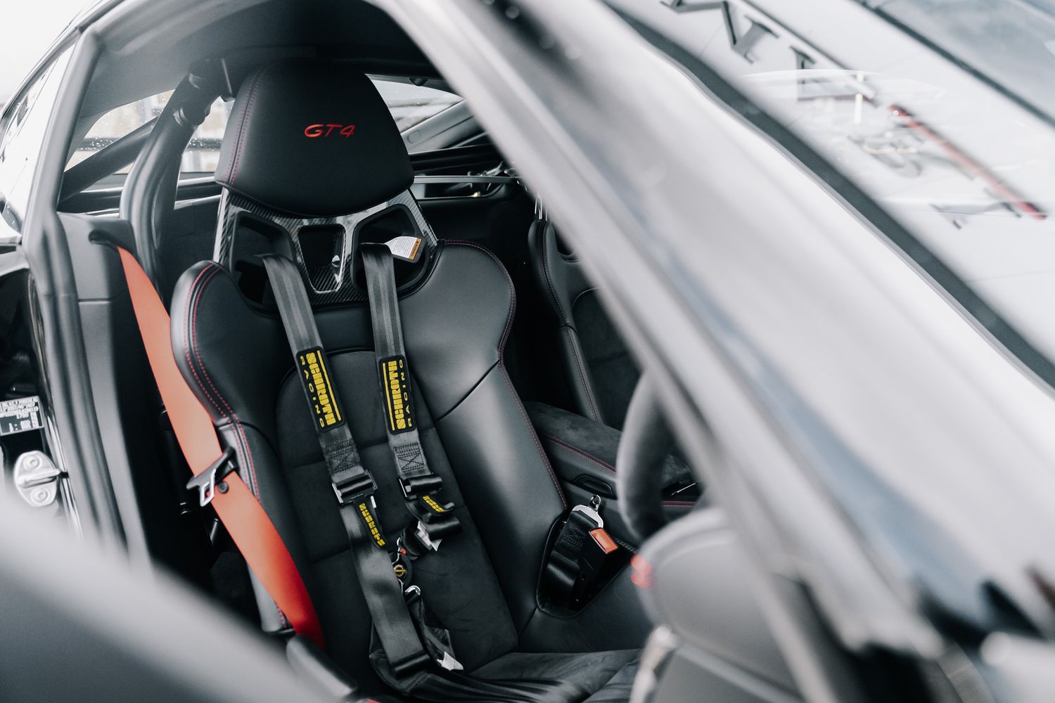 Porsche 718 Cayman GT4