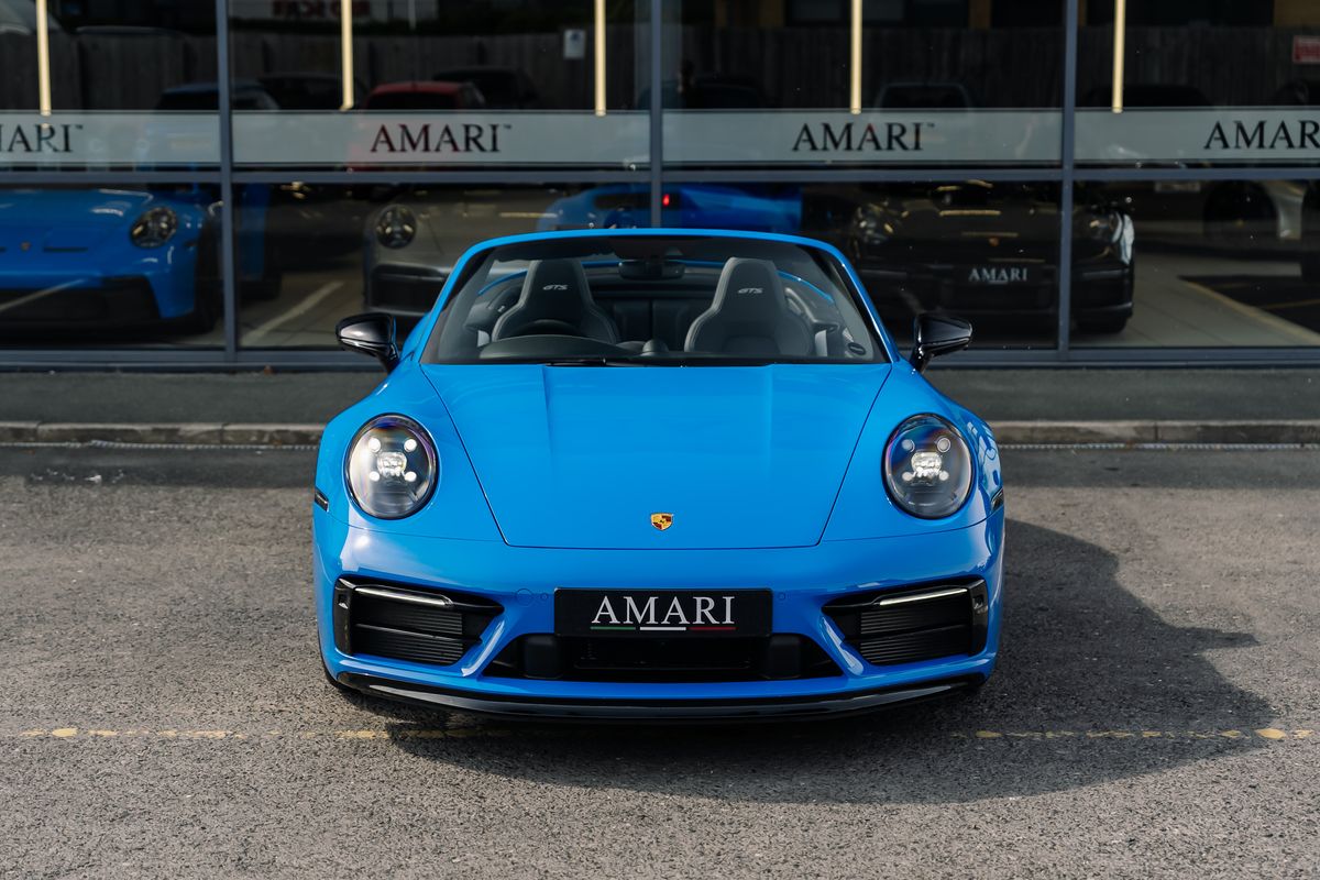 Porsche 911 992 Carrera 4 GTS Convertible