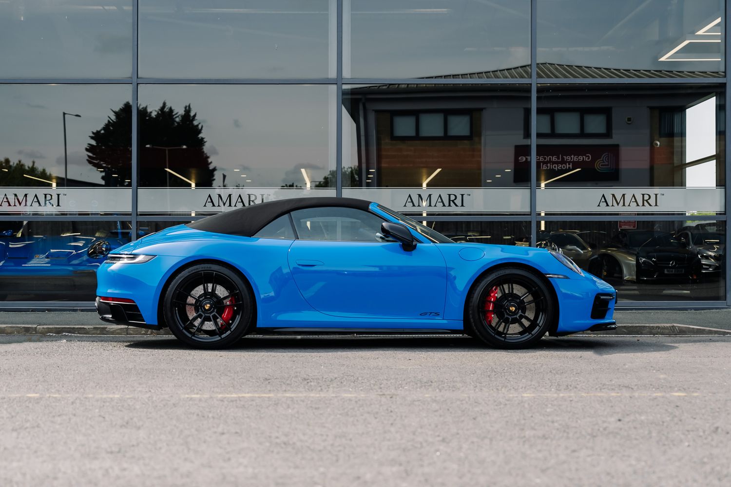Porsche 911 992 Carrera 4 GTS Convertible