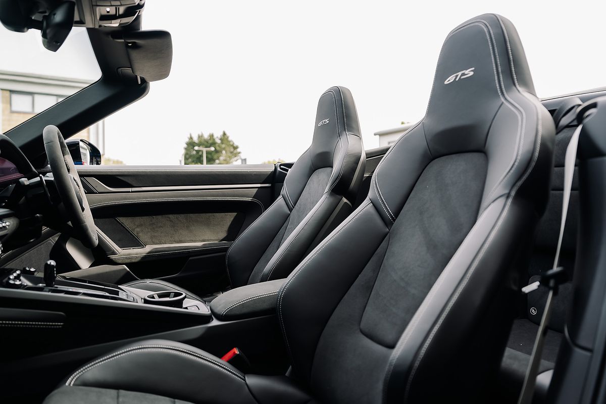 Porsche 911 992 Carrera 4 GTS Convertible