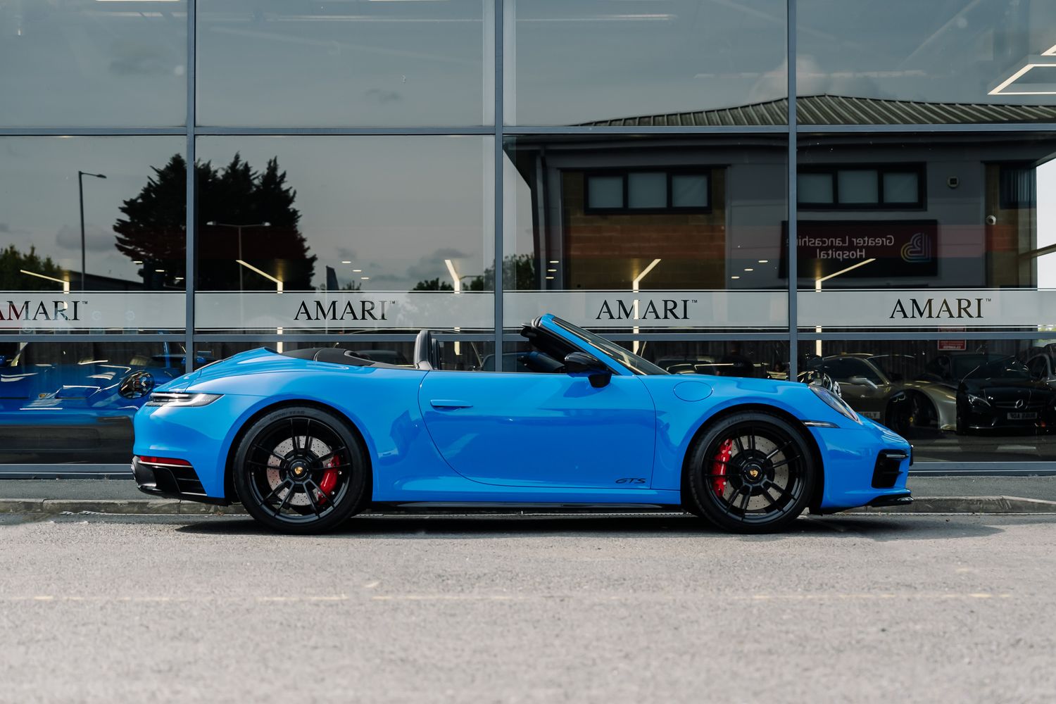 Porsche 911 992 Carrera 4 GTS Convertible