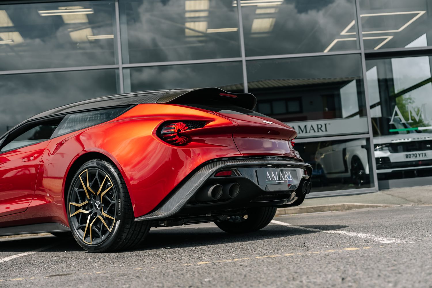 Aston Martin Vanquish Zagato Shooting Brake V12