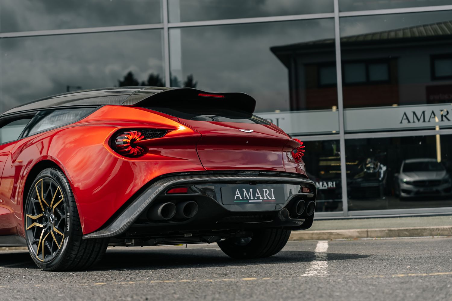 Aston Martin Vanquish Zagato Shooting Brake V12