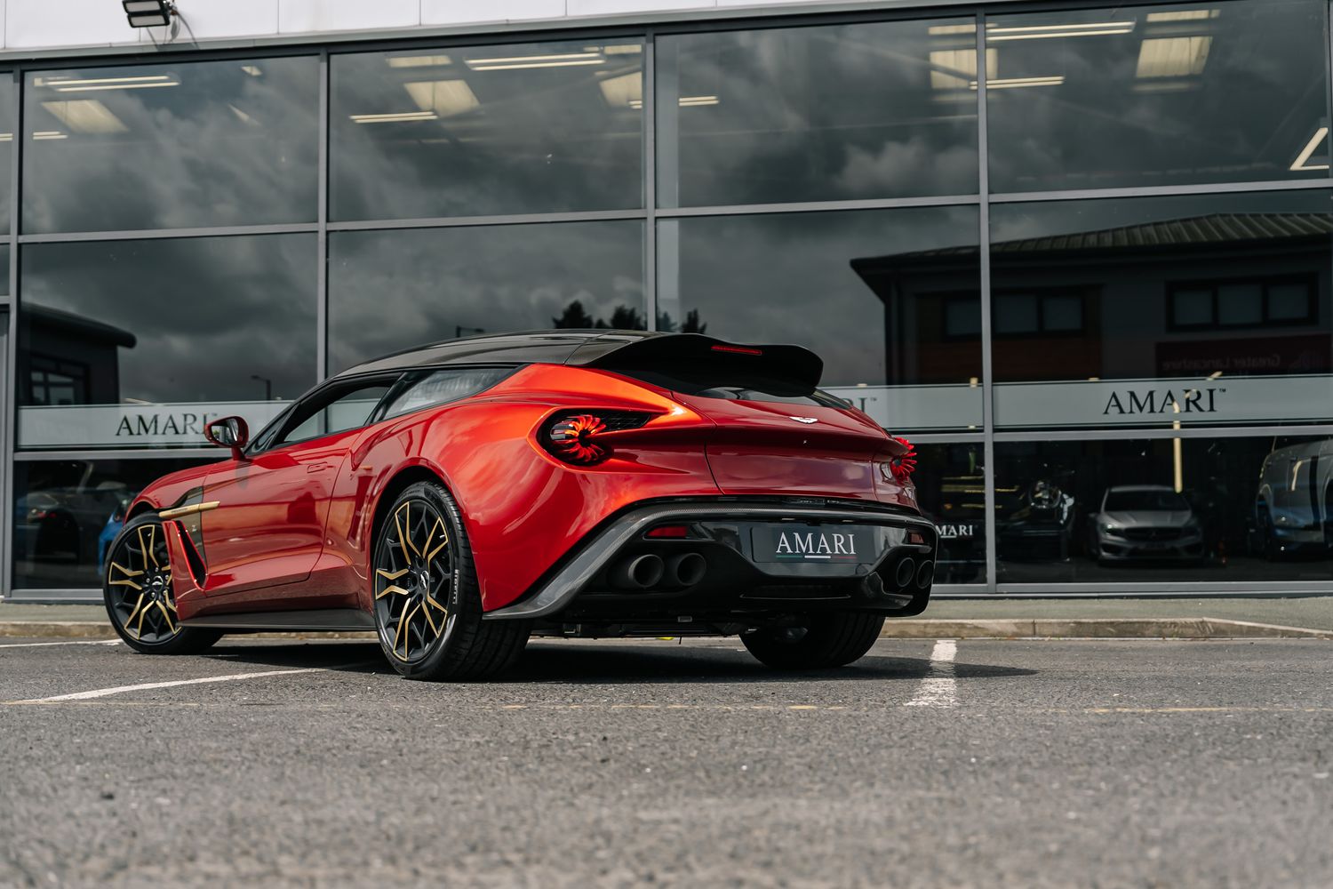 Aston Martin Vanquish Zagato Shooting Brake V12