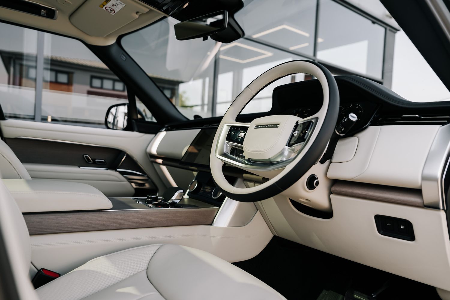 Land Rover Range Rover First Edition PHEV
