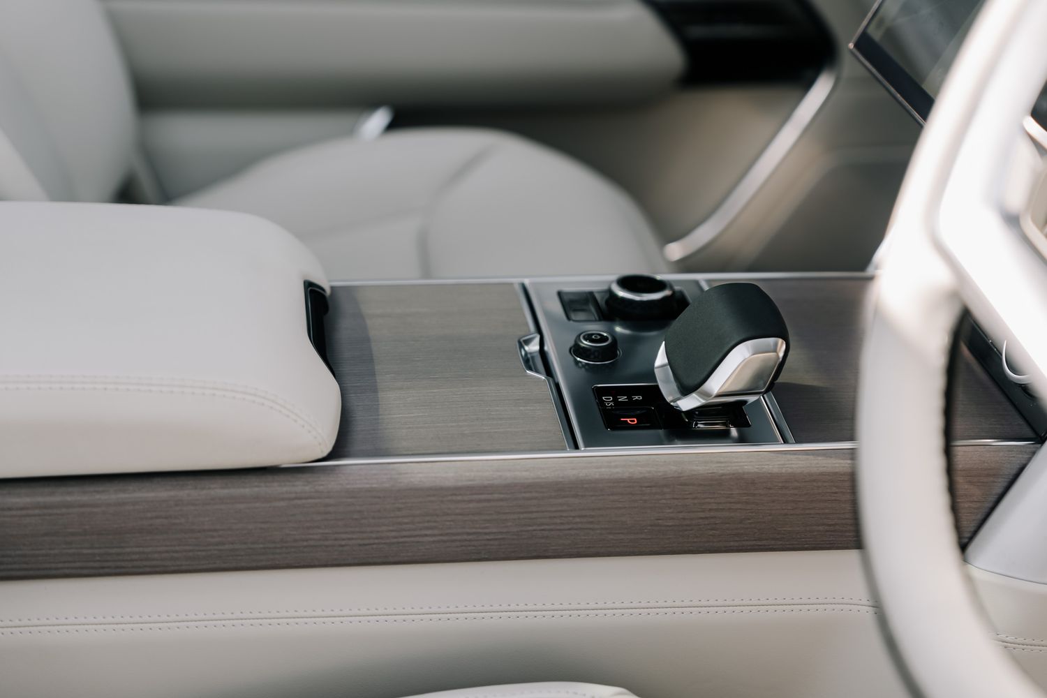 Land Rover Range Rover First Edition PHEV