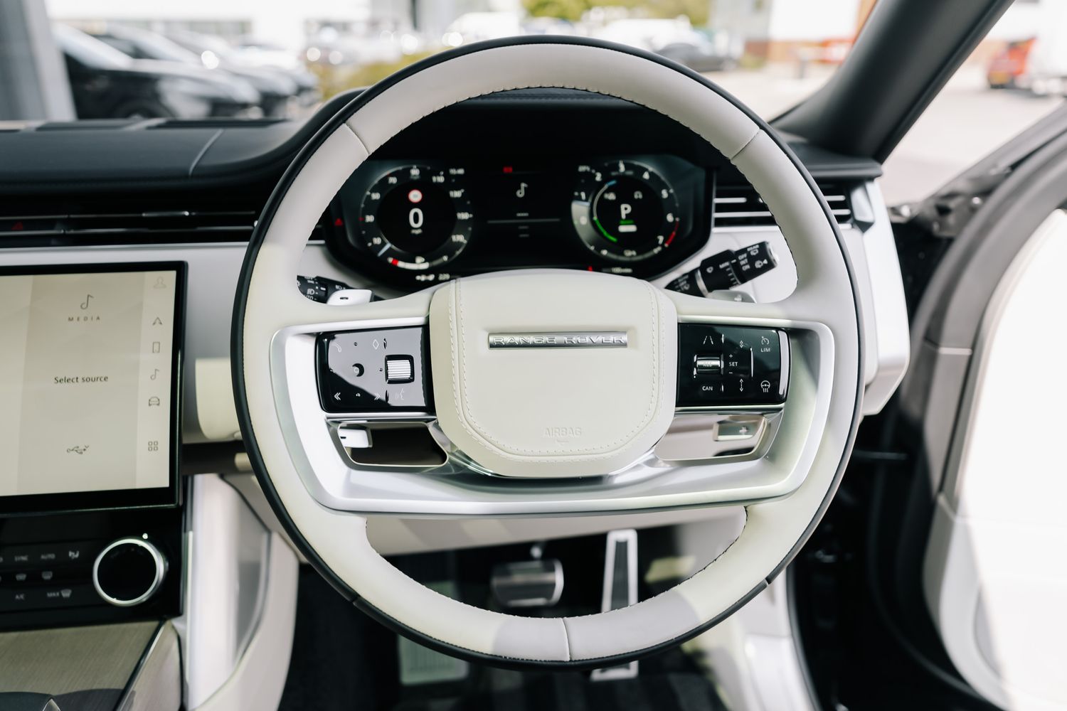 Land Rover Range Rover First Edition PHEV