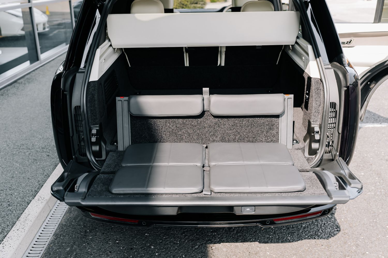 Land Rover Range Rover First Edition PHEV