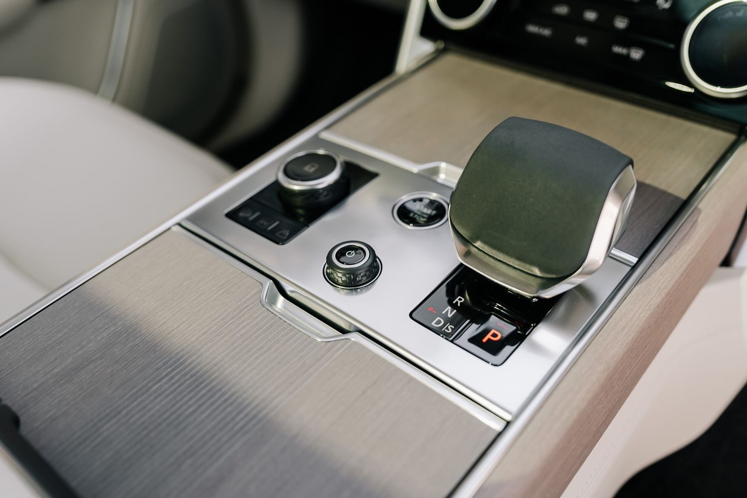 Land Rover Range Rover First Edition PHEV
