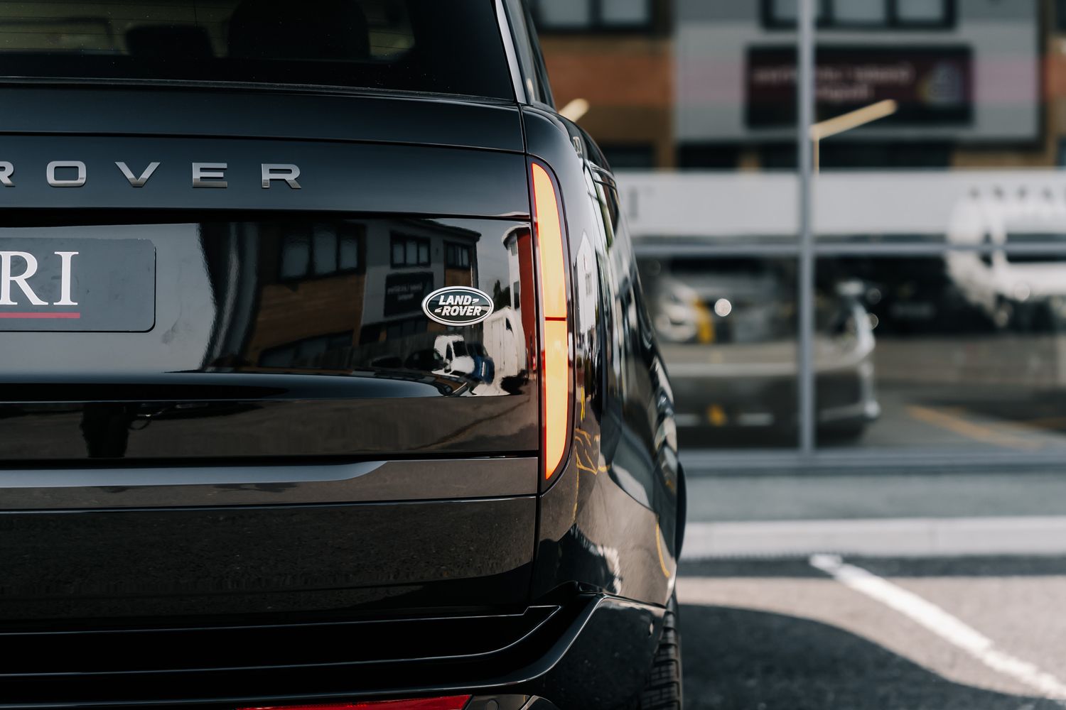 Land Rover Range Rover First Edition PHEV