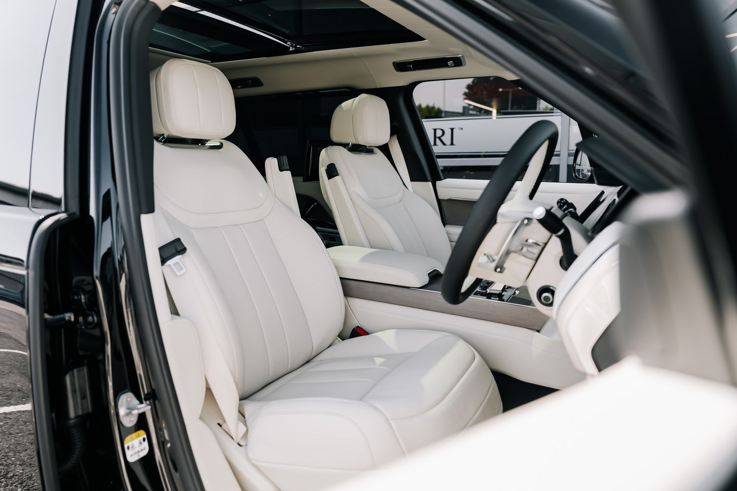 Land Rover Range Rover First Edition PHEV