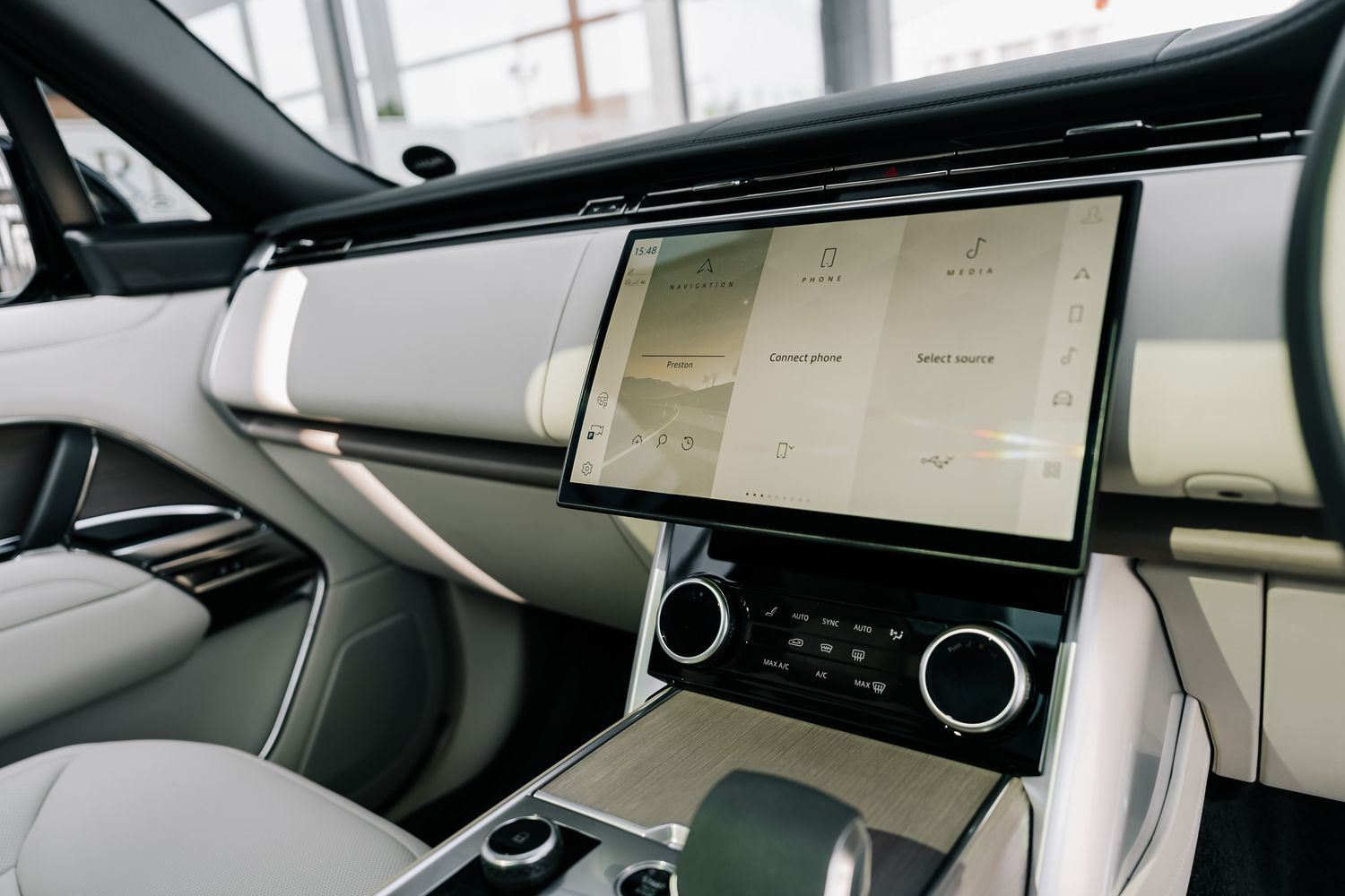 Land Rover Range Rover First Edition PHEV