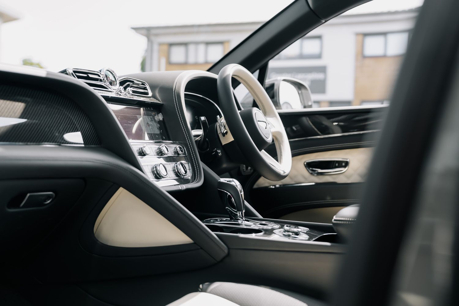 Bentley Bentayga Hybrid V6