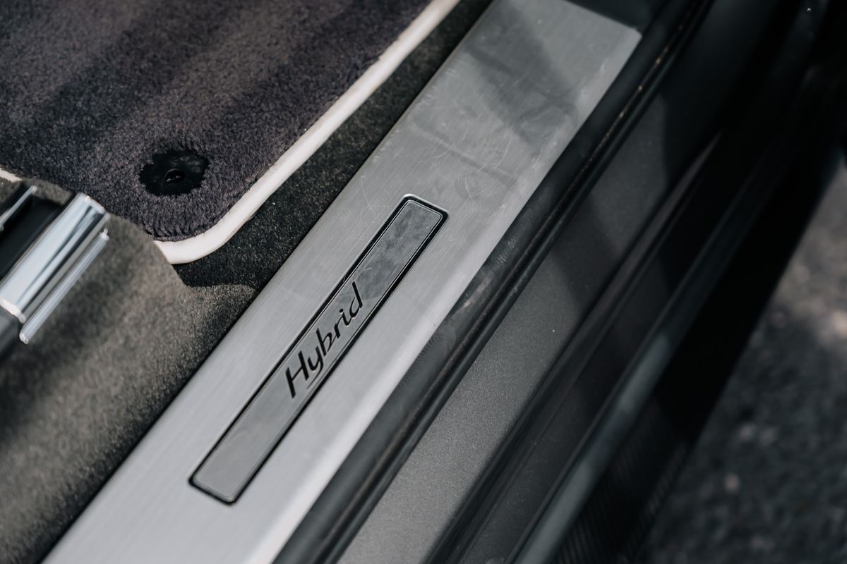 Bentley Bentayga Hybrid V6