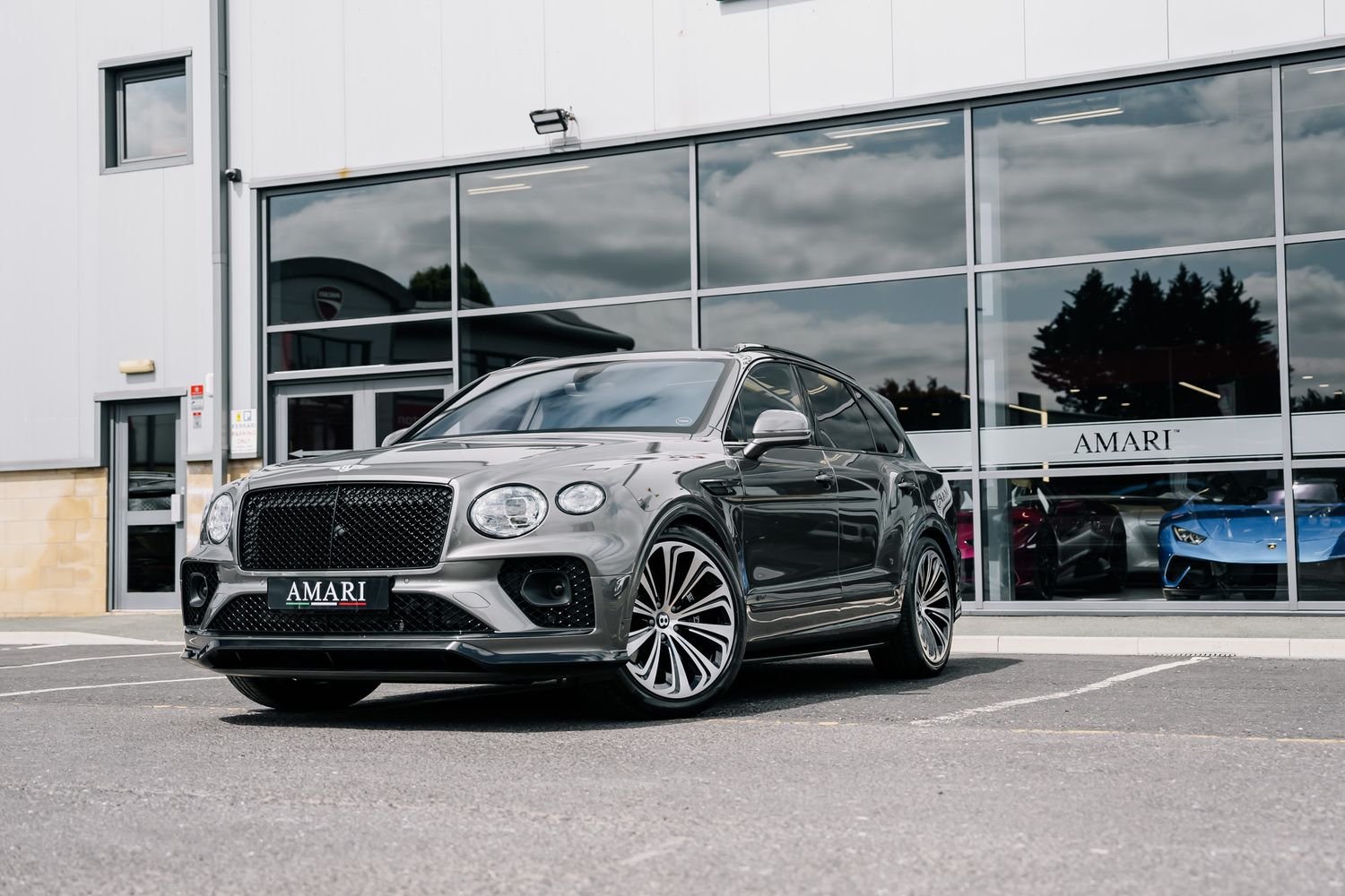 Bentley Bentayga Hybrid V6