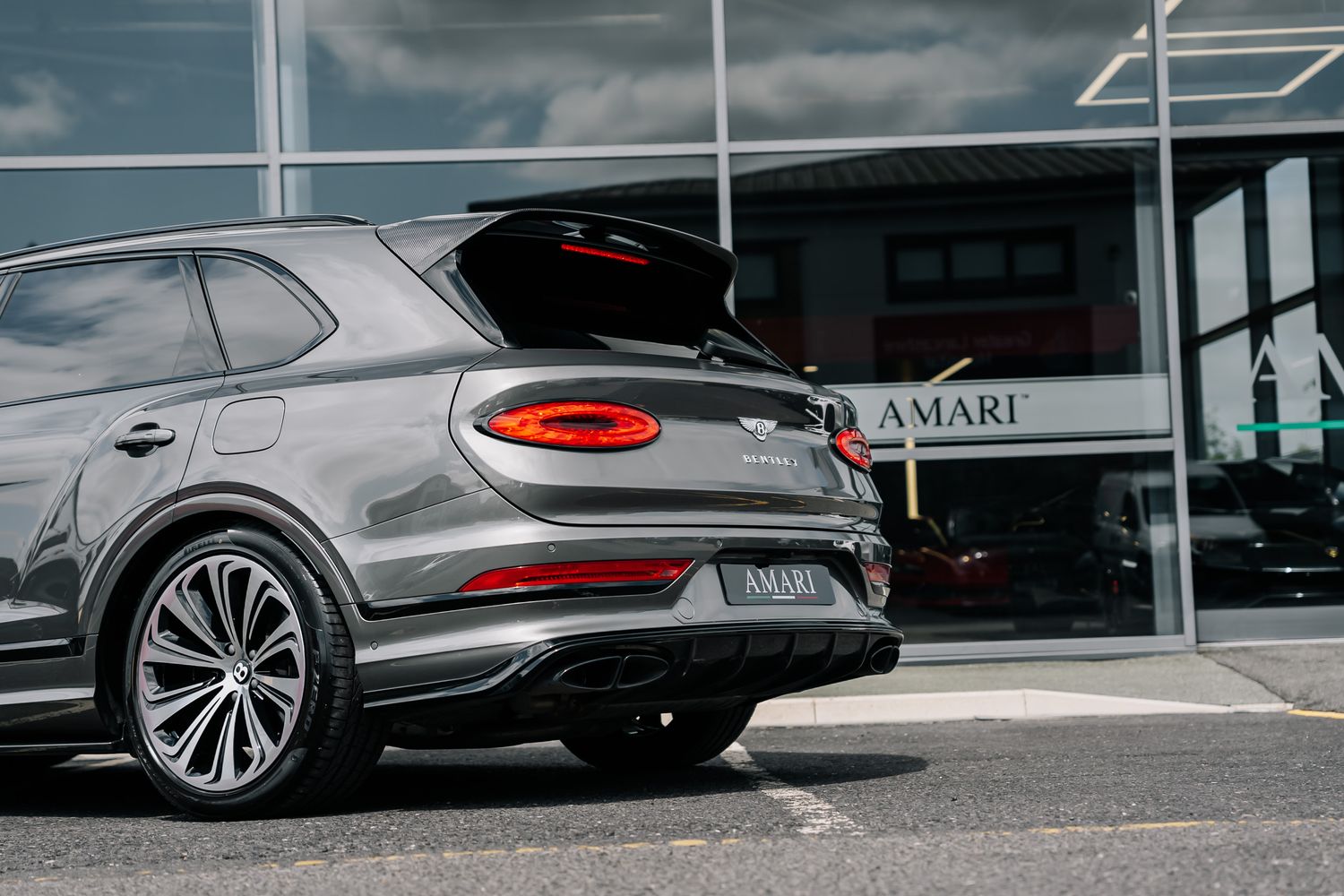 Bentley Bentayga Hybrid V6