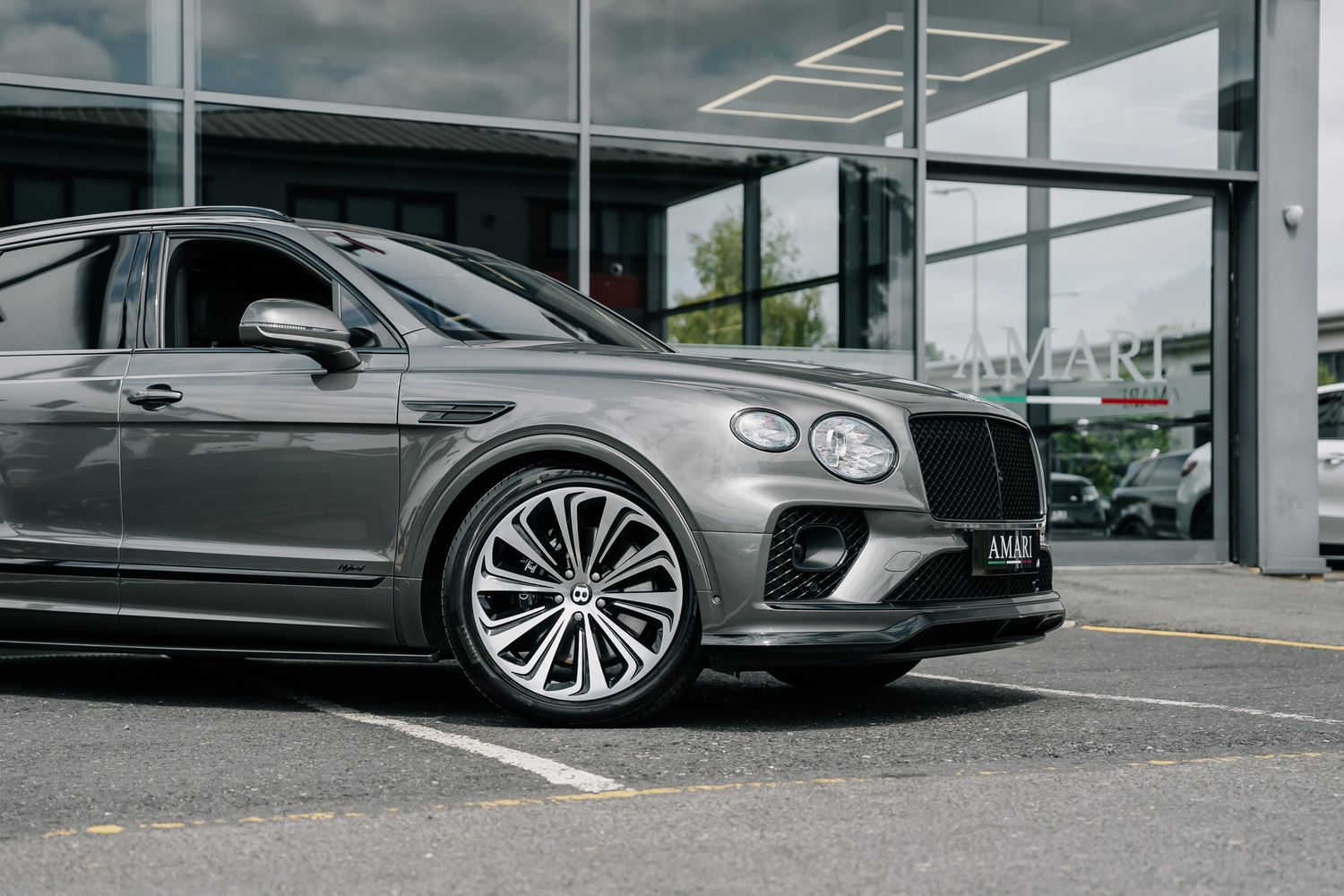 Bentley Bentayga Hybrid V6