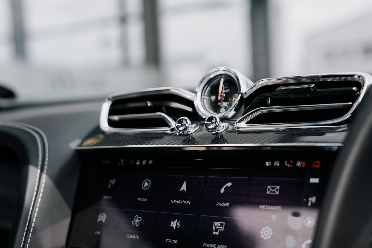 Bentley Bentayga Hybrid V6