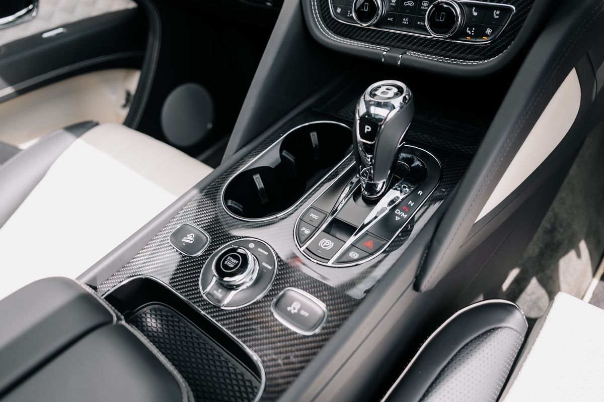 Bentley Bentayga Hybrid V6