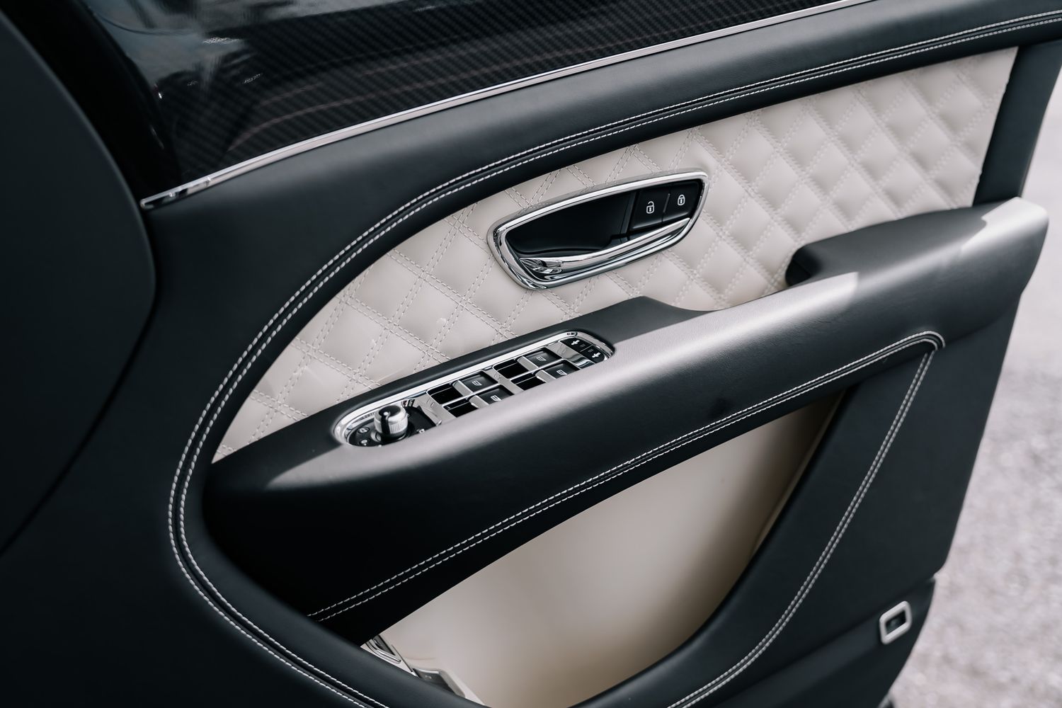 Bentley Bentayga Hybrid V6