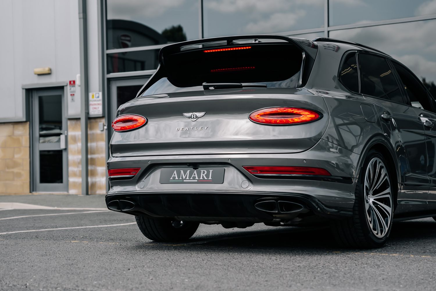 Bentley Bentayga Hybrid V6