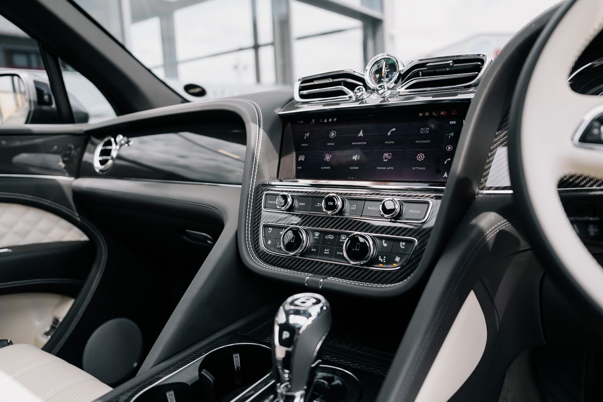 Bentley Bentayga Hybrid V6