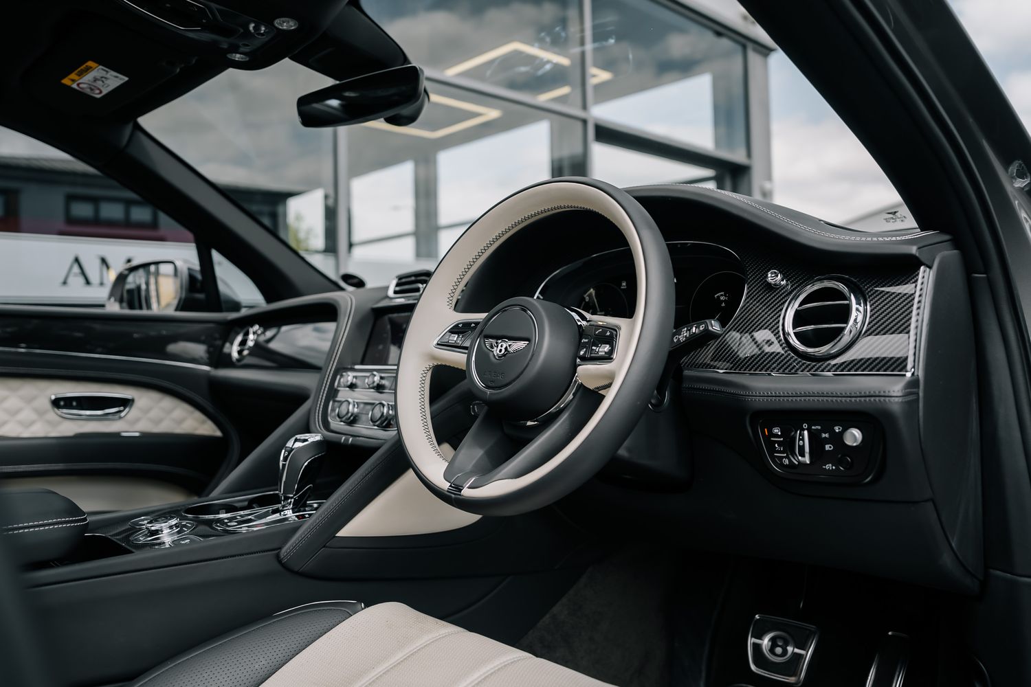 Bentley Bentayga Hybrid V6