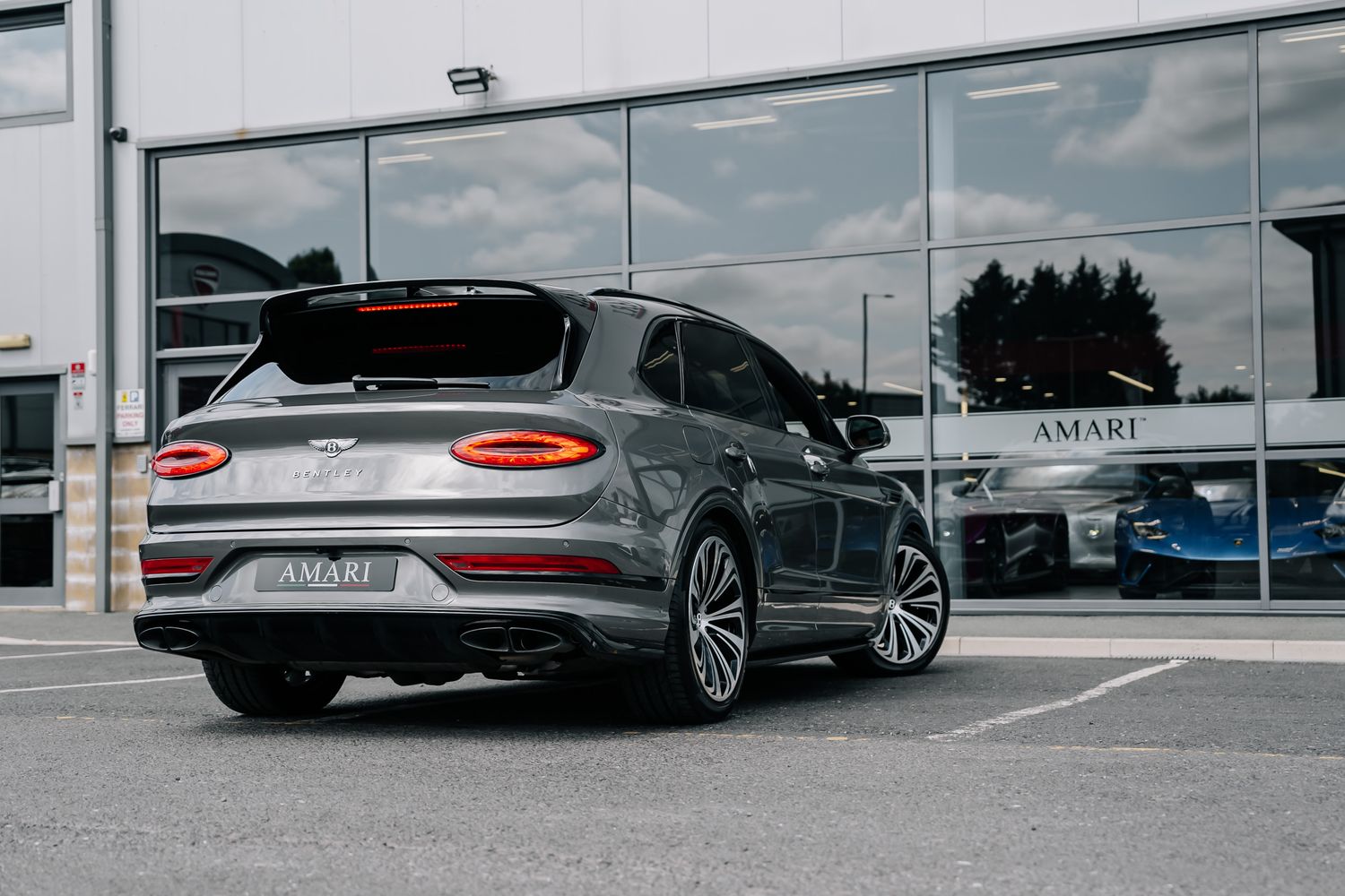 Bentley Bentayga Hybrid V6