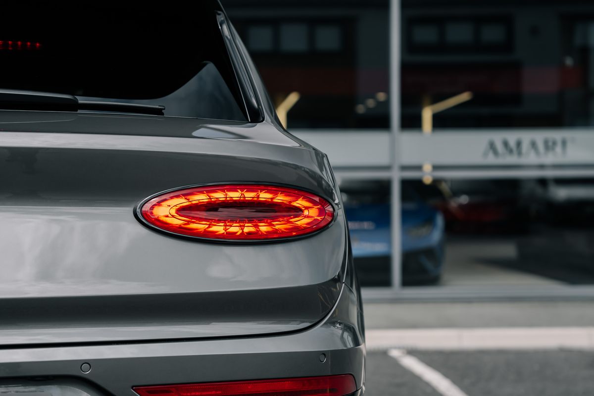 Bentley Bentayga Hybrid V6