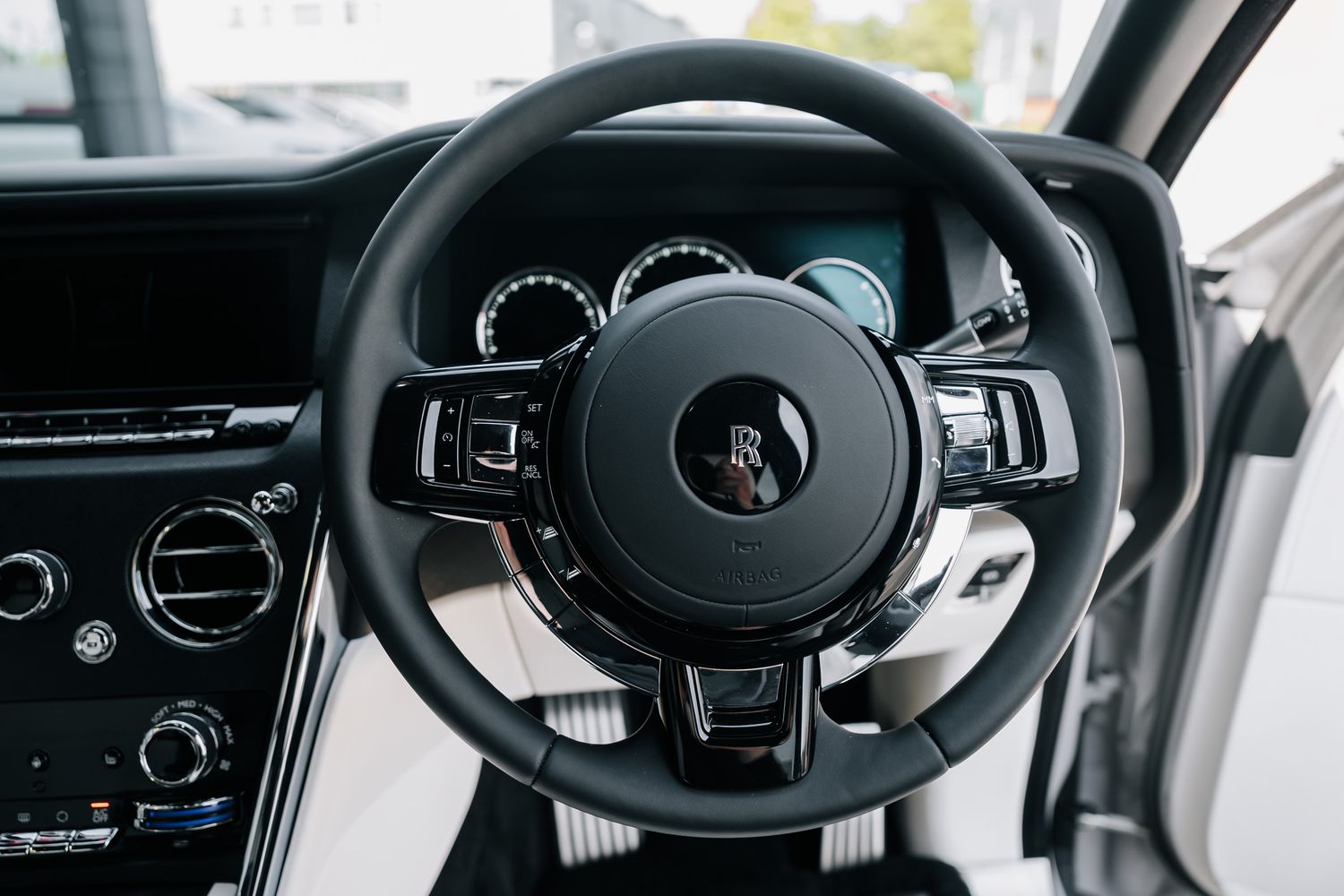 Rolls Royce Cullinan V12