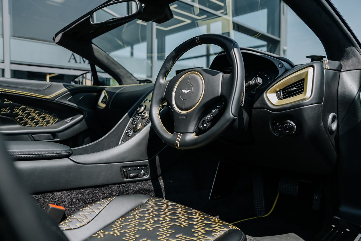Aston Martin Vanquish Zagato Volante