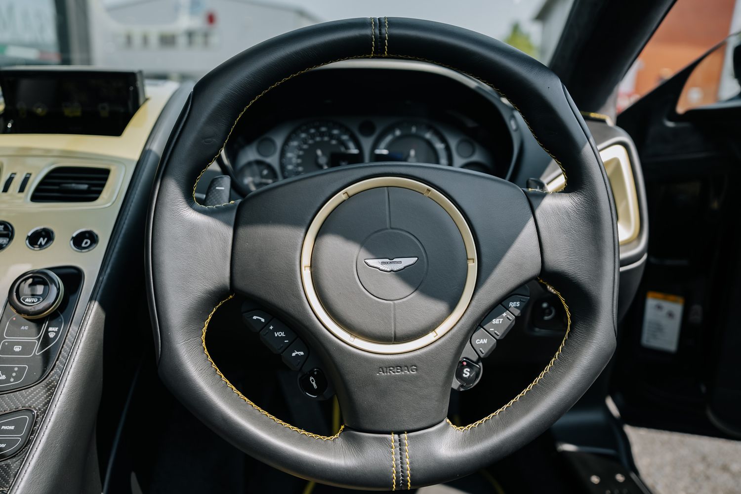 Aston Martin Vanquish Zagato Volante